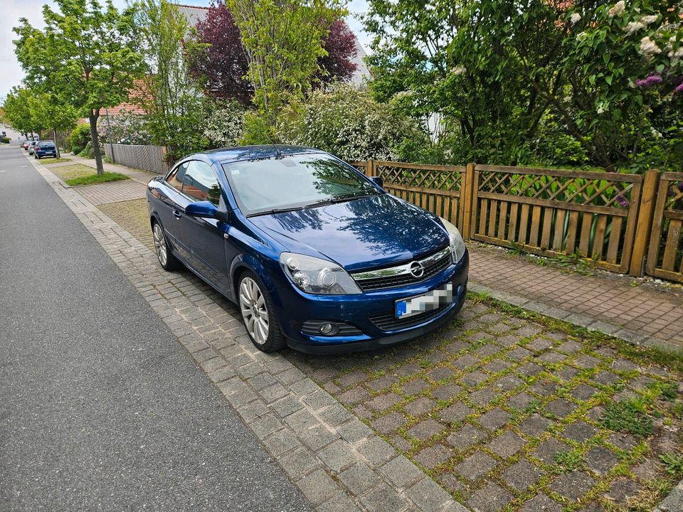 Opel Astra 1.8 Twin Top Nur Heute 1600€ in Uffenheim
