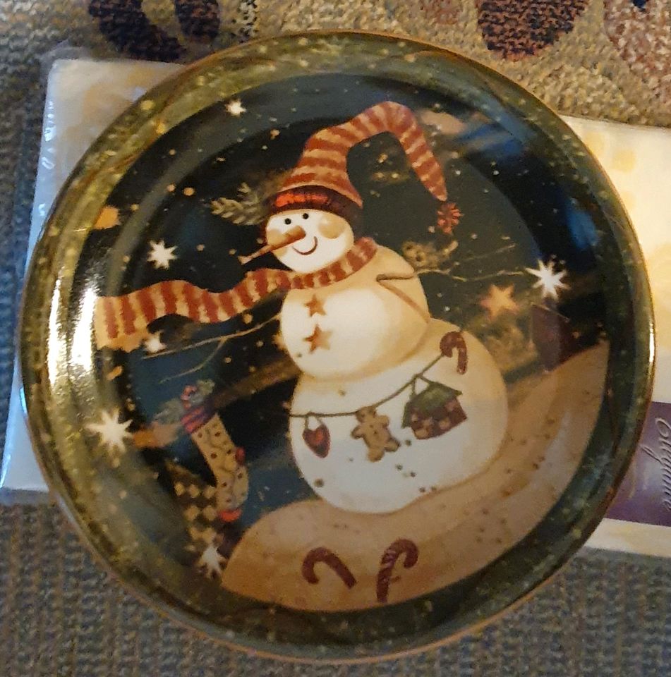 Keramik-Teller mit Schneemann-Motiv in Merzig