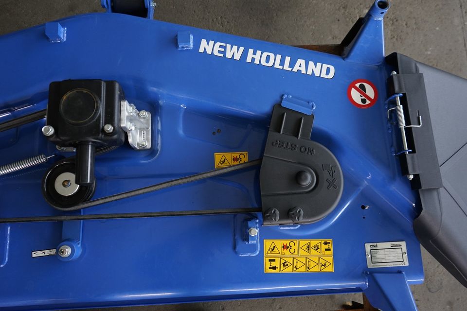 New Holland BOOMER 25C in Rötz