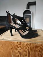 unisa Sandladen High Heels Sommerschuhe Absatzschuhe Nordrhein-Westfalen - Steinheim Vorschau