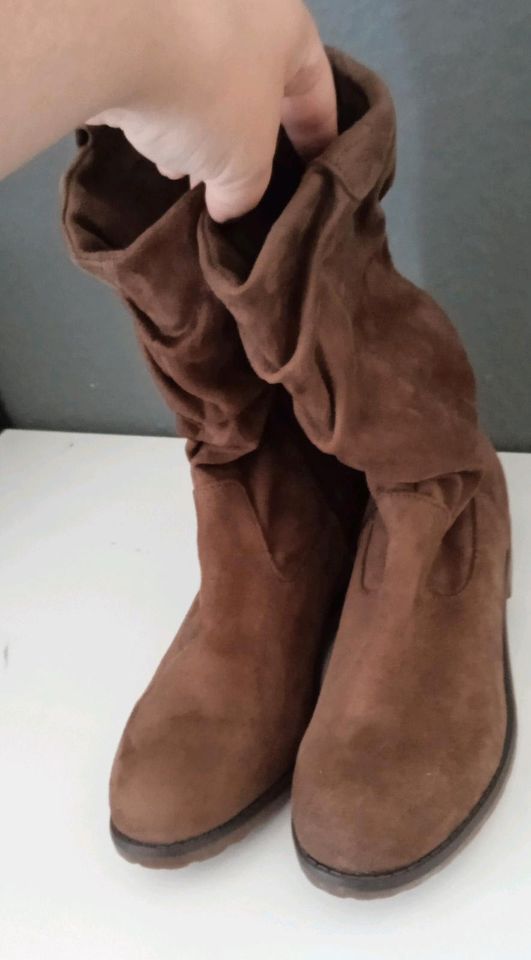 Damen Stiefel Größe 41  Braun Wildleder in Koblenz