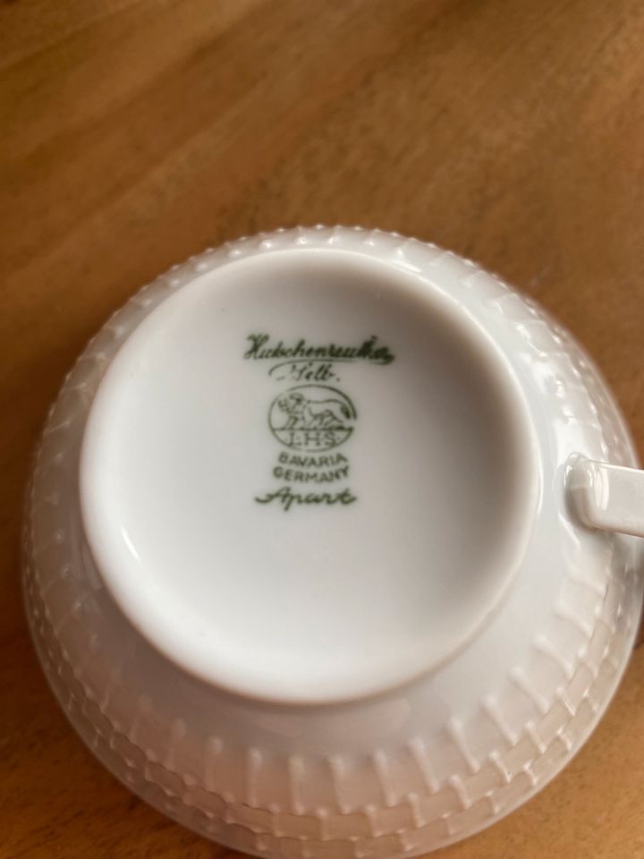 Hutschenreuther Feines Porzellan Service Kaffeetassen & Schalen in Haimhausen