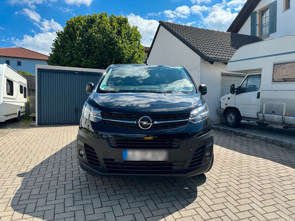 Opel Vivaro Kombi 9Sitzer Automatik Navi Tempomat MwSt ausweisbar in Landshut
