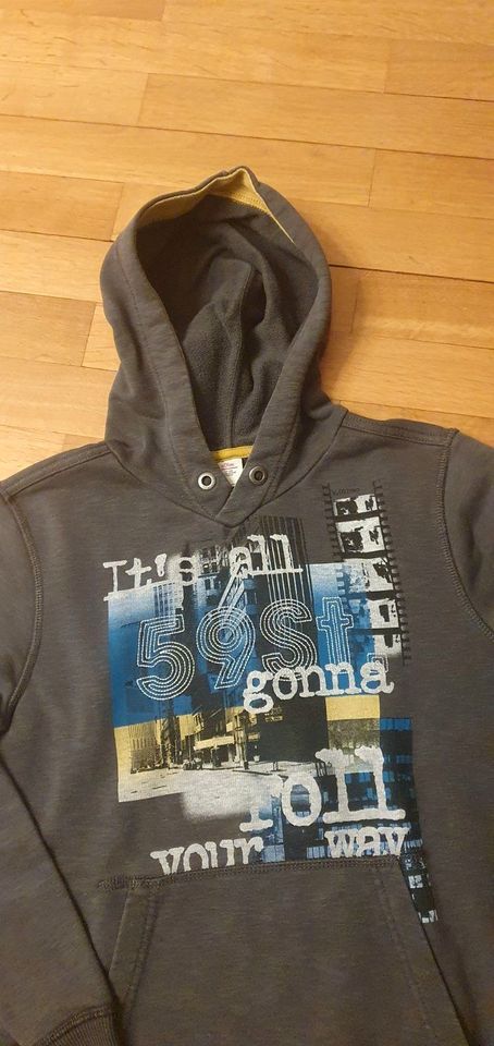 Hoodie mit Kapuze, Pullover, Gr. 152, von s.Oliver, grau m. Print in Niederwerrn