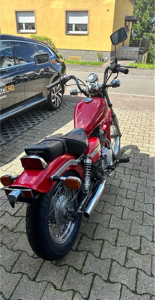 Honda Rebel 125ccm in Quierschied