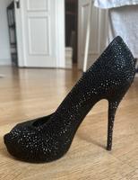 Schwarze Pumps von Gucci mit Steinchen Berlin - Mitte Vorschau