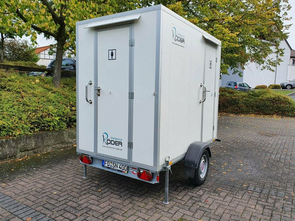 Toilettenanhänger / Toilettenwagen / Klowagen zu vermieten in Eiterfeld