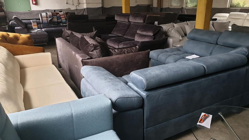 Lagerverkauf Ecksofa Sofa Couch Wohnlandschaft Polsterecke Hocker in Meinerzhagen