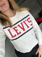 Levi‘s Shirt Pullover Sweatshirt beige cremeweiß leicht cropped S Baden-Württemberg - Sachsenheim Vorschau