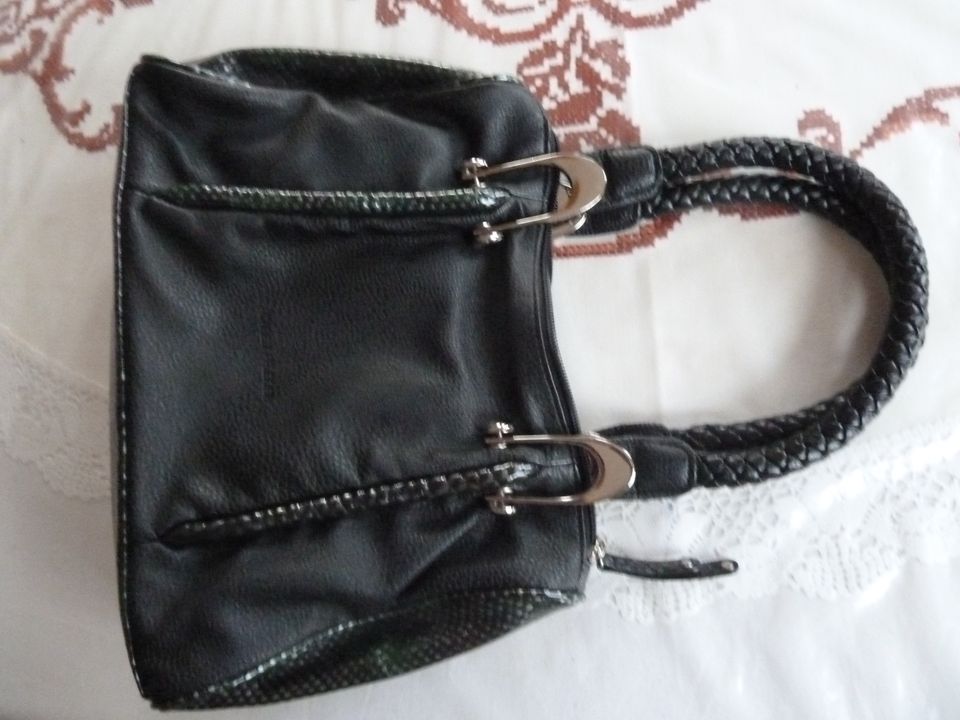 Damen Handtasche CAREN PFLEGER schwarz 31x21,5x7,5 neuwertig in Greding