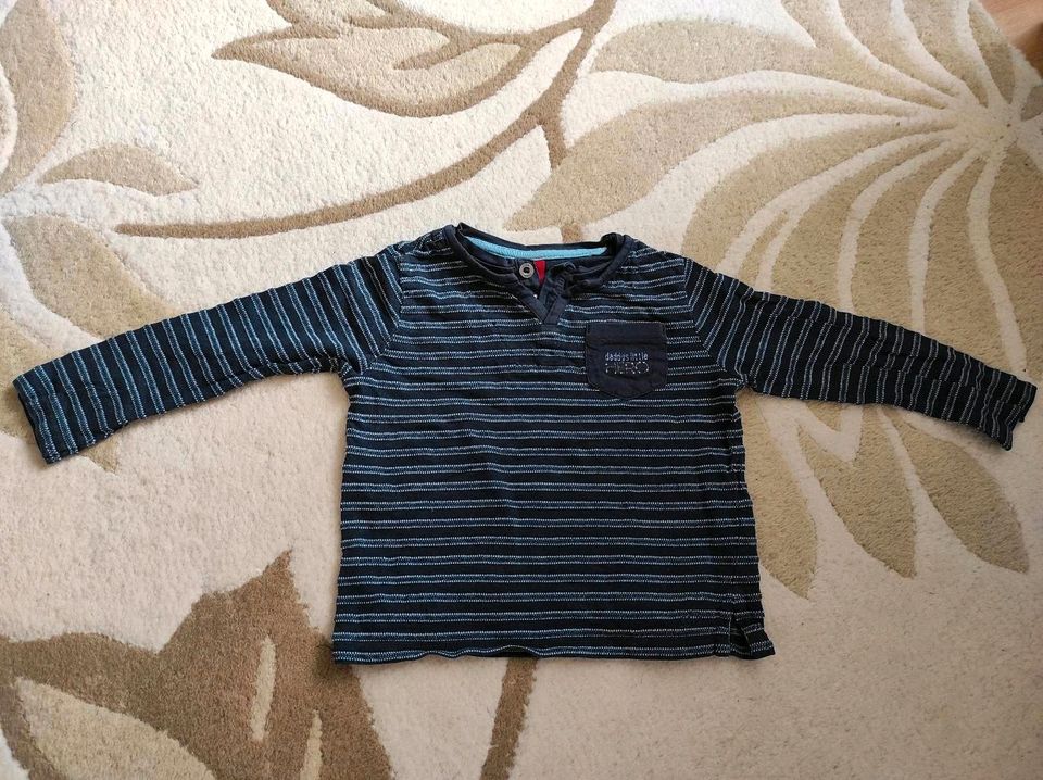 Pullover / Strickpulli / Sweatshirt mit Hemdärmeln in Hamburg