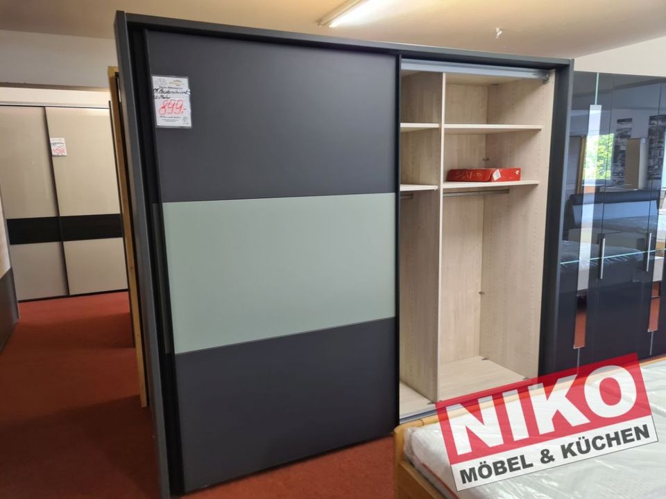 NIKO-2410 Kleiderschrank 2,5m WIEMANN AUSSTELLUNGSSTÜCK by NIKO in Rheine
