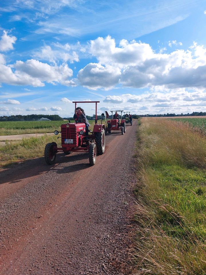 Trecker mieten Sommerferien- Verschenke einen Tag mit dem Trecker in Obernholz