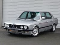 1986 BMW 525i E28 Leder Schiebedach polarissilber Niedersachsen - Lachendorf Vorschau