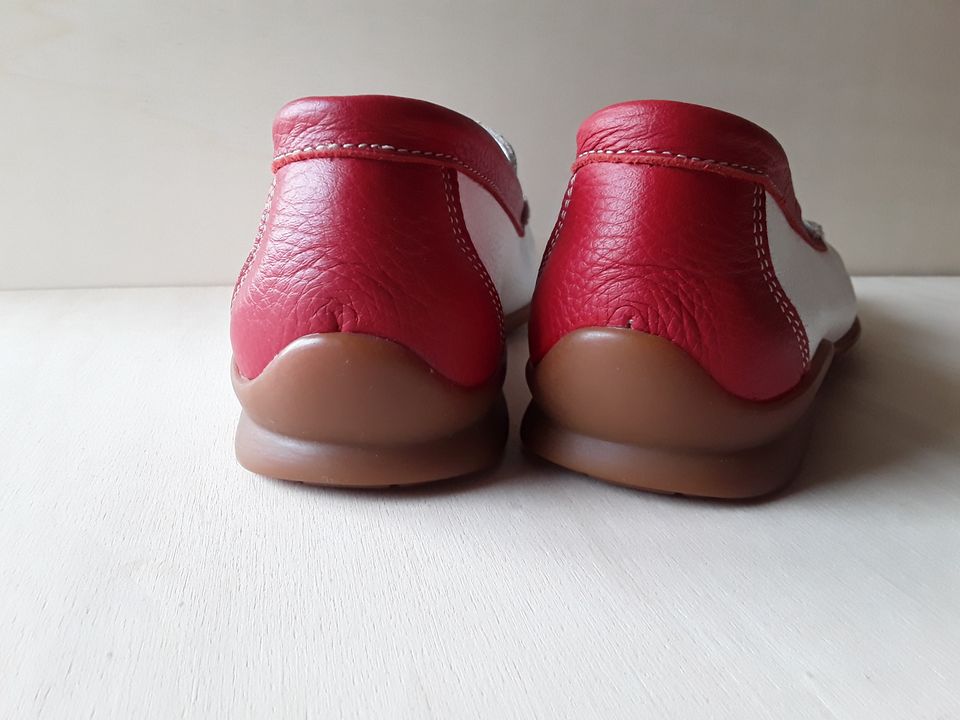 Neue Tamaris Leder Schuhe Slipper Gr 42 in Holle