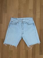 LEVI’S Jeans Shorts Gr M hellblau Baumwolle (NP:69€) Frankfurt am Main - Westend Vorschau