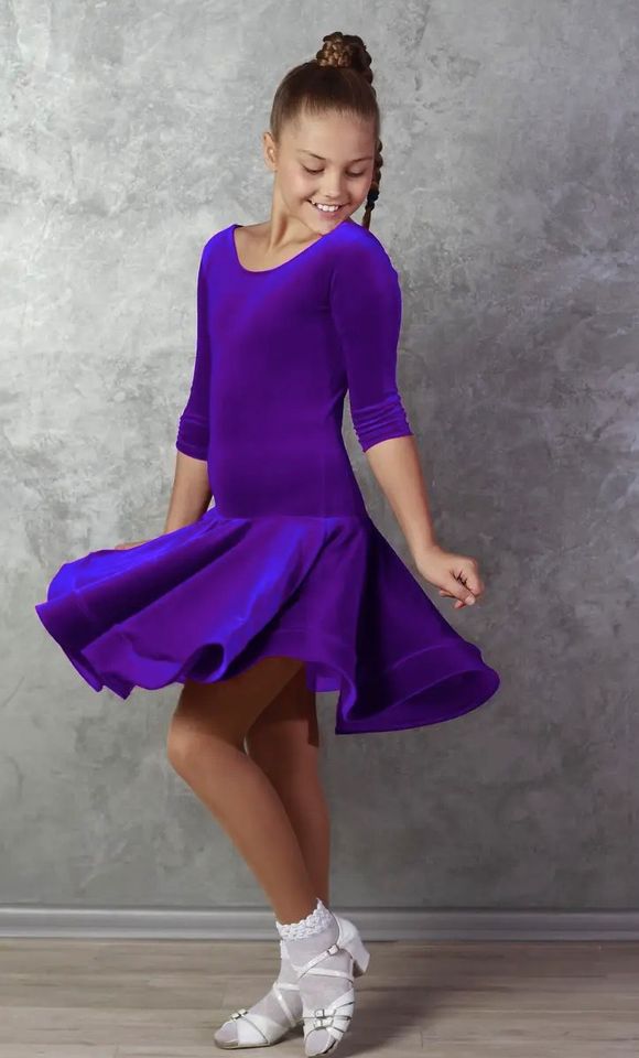 Ballroom Tanzkleid/Turnierkleid Standard/Latein Stretch-Velours in Lachen