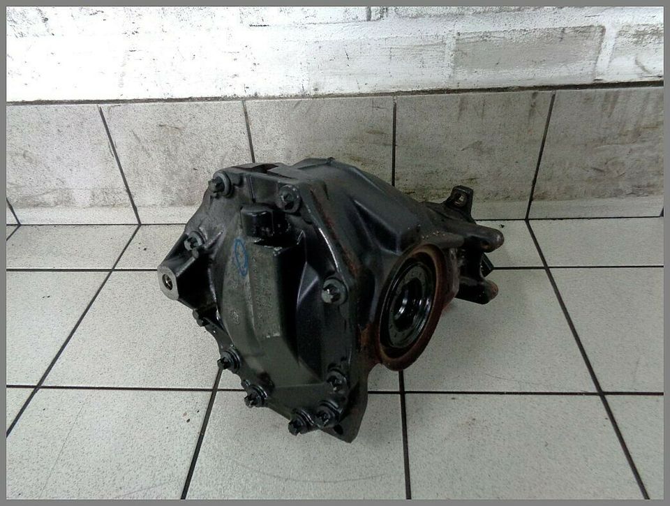 Mercedes Benz MB CLS W219 Differential 147tkm 3,27 Hinterachsgetr in Raesfeld