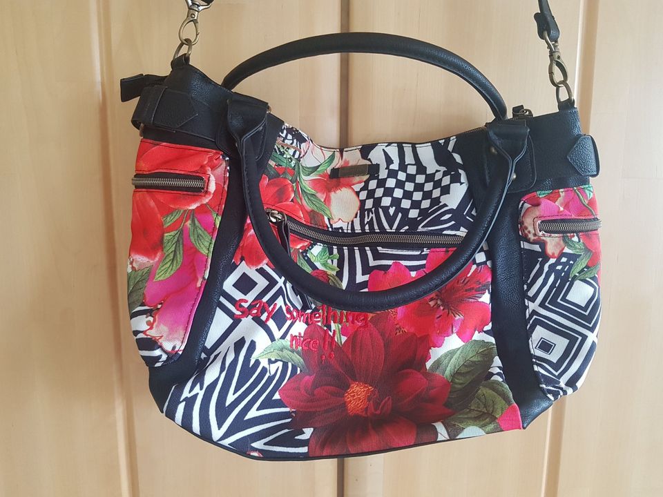 Desigual Handtasche Shopper, Tasche, Henkeltasche Bols Mcbee in Bayern -  Bodenwöhr | eBay Kleinanzeigen ist jetzt Kleinanzeigen