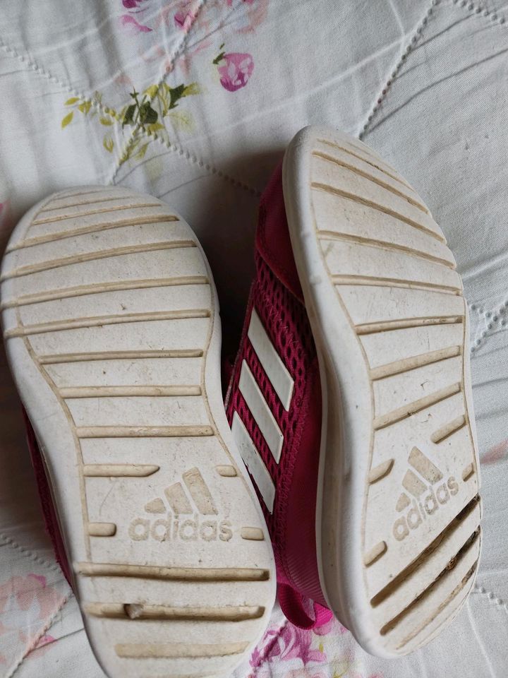 Luftige Schuhe für Mädchen von "Adidas" in Dresden