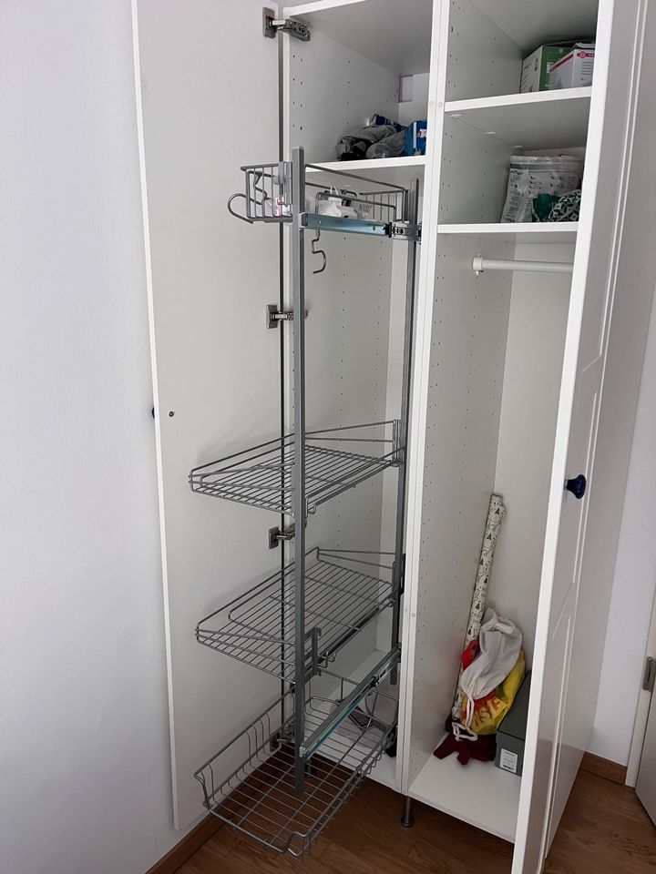 IKEA Kleiderschrank BERGSBO in München