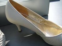 Hochzeit: Pumps, Gr. 38, neuwertig, Firma Gabor, weiß/creme Nordrhein-Westfalen - Ratingen Vorschau