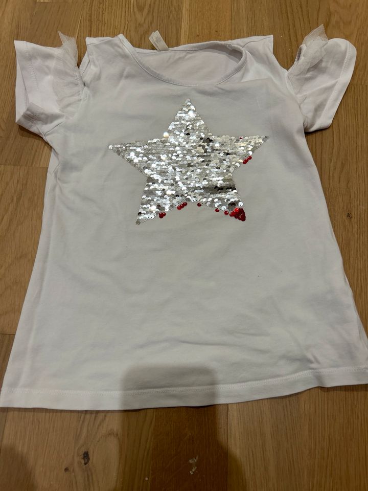 Paket Mädchen T-Shirts 128/134 in Köln