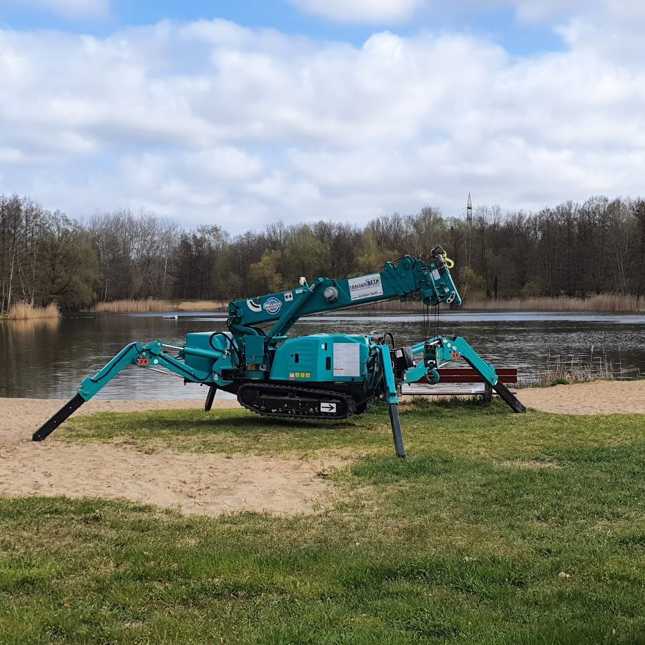 3,8 t Minikran Maeda 405 Miete in Schwerin