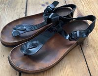 Scholl Zehentrenner Sandalen schwarz Lack Gr. 39 Friedrichshain-Kreuzberg - Kreuzberg Vorschau