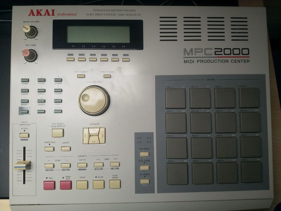 Akai MPC2000 Classic (8Outs; 32MB; SD-Card) in Magdeburg