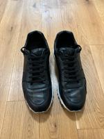 Louis Vuitton Run Away Sneaker, Größe 43 Frankfurt am Main - Oberrad Vorschau