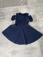 Wunderschönes blaues Festkleid Größe 134/140 Sachsen - Oelsnitz / Vogtland Vorschau
