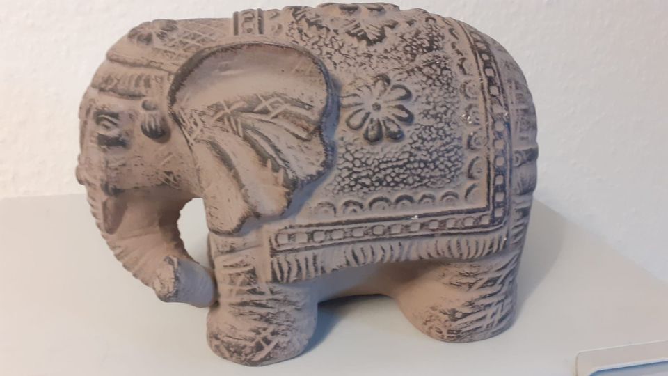 Wunderschöner Deko-Elefant, grau, 160 mm x 210 mm in Bad Oeynhausen