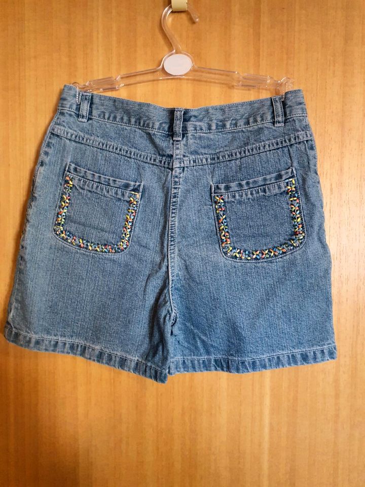 Short Jeans Hose mit Stickerei in 164 von alive in Böblingen