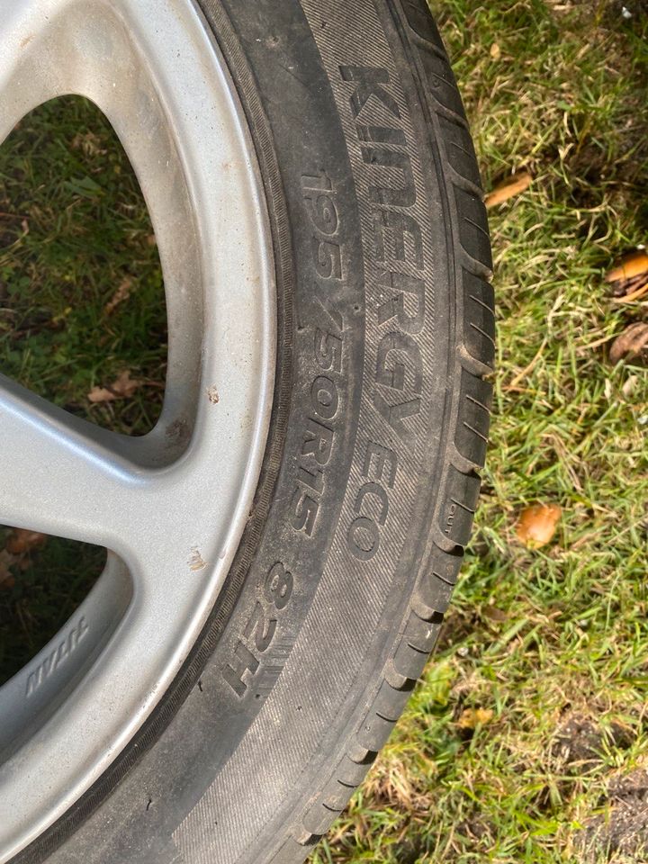 Alu Titan Felgen 15Zoll mit Reifen 195/50R15 82V in Elsdorf-Westermühlen