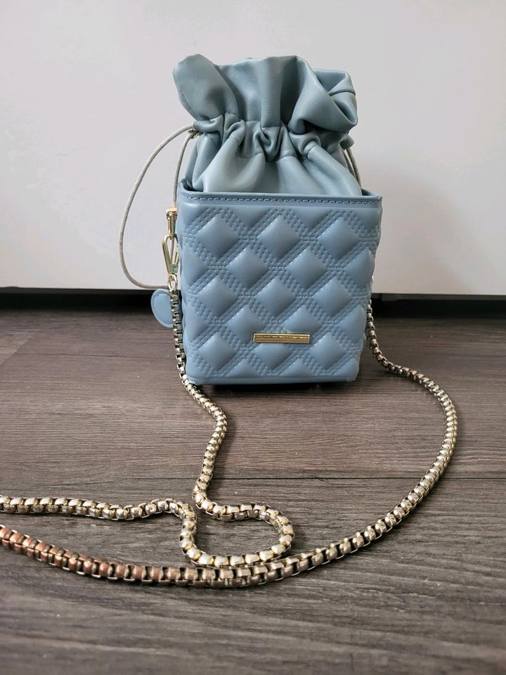 Umhangtasche tasche Taschen handtasche perle gold blau benutzt in Frankfurt am Main