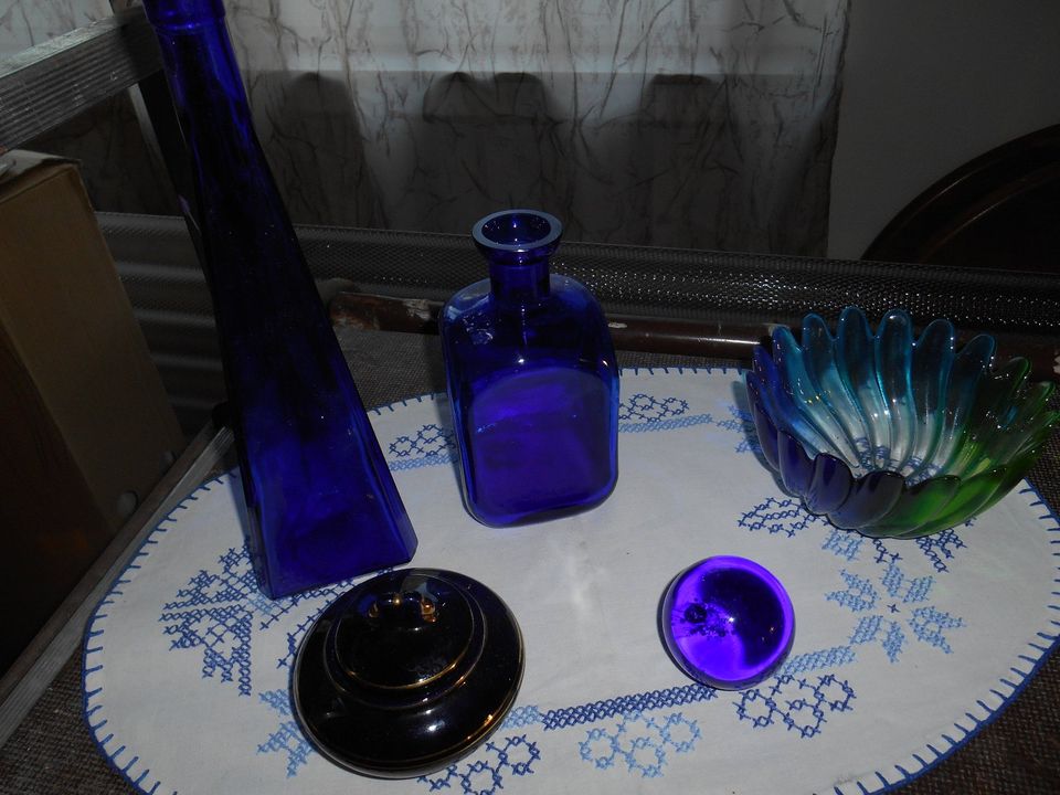 Vasen Glasvasen  Glaskugel  Glasschüssel   mit Deckel  kobaldblau in Aschendorf Stadt Papenburg