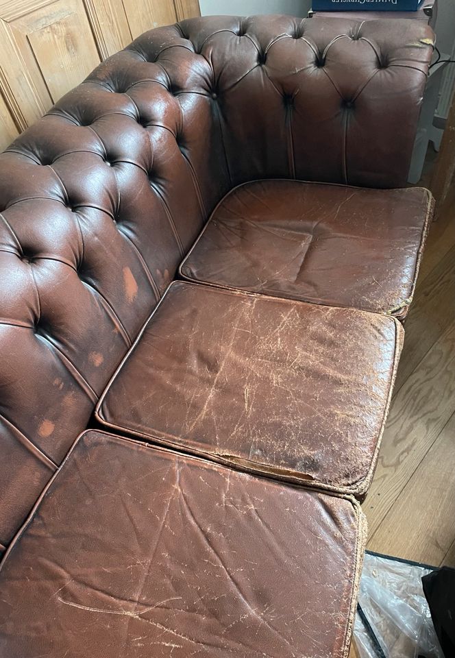 Chesterfield 3-er Sofa Original used nachhaltig Antik Dreisitzer in Kürten
