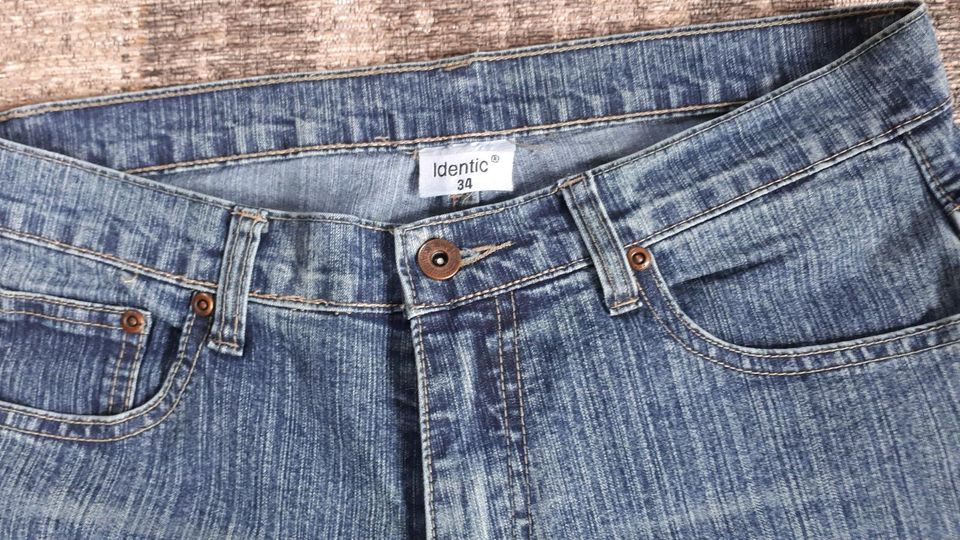 Stretch Schlag Jeans Gr 34 in Menden