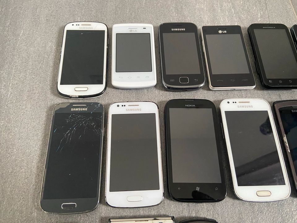 Handy, Sammlung, Konvolut, Smartphones, Samsung, Nokia, LG in Bremerhaven