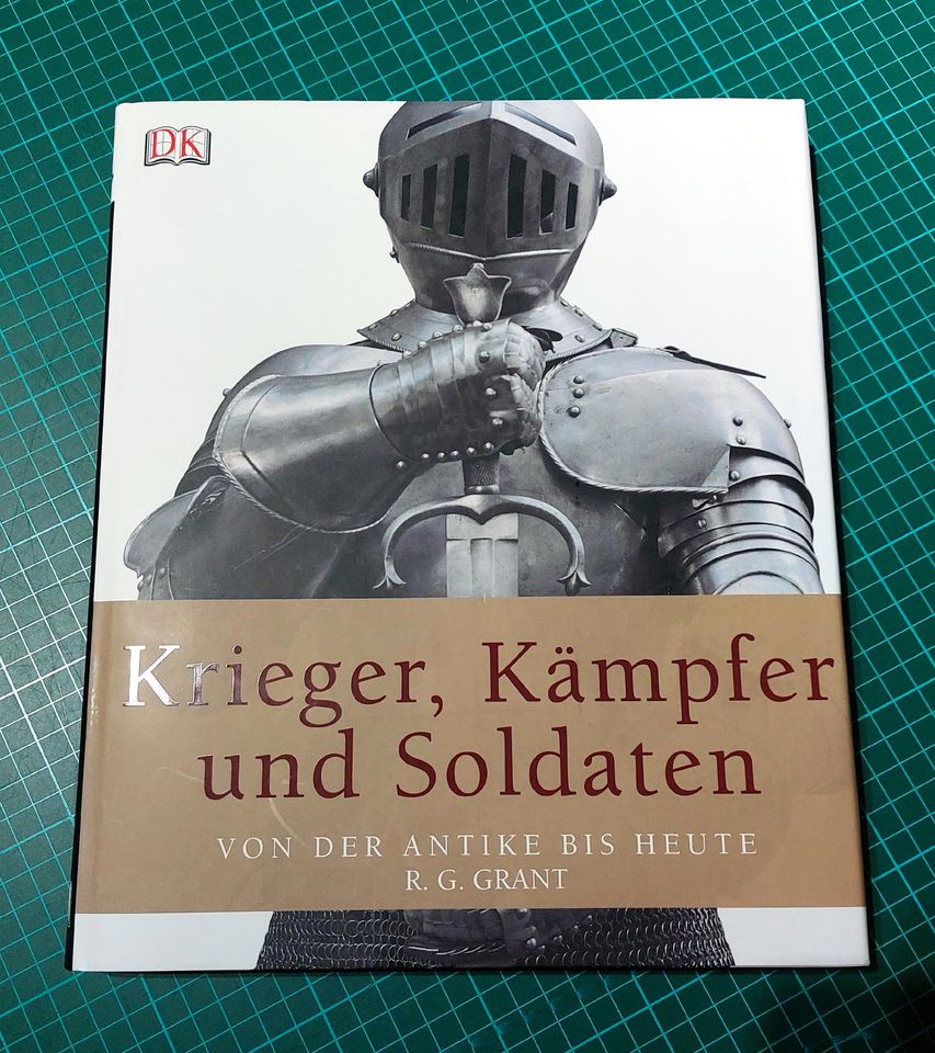 Buch "Krieger, Kämpfer und Soldaten: Von der Antike bis heute". in Nienburg (Weser)