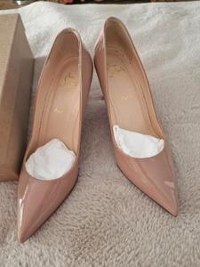 Louboutin 41, Damenschuhe gebraucht kaufen | kleinanzeigen.de Louboutin 41, Damenschuhe gebraucht kaufen | kleinanzeigen.de