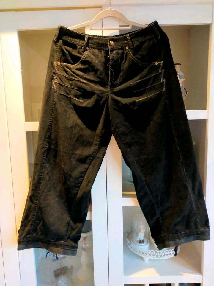 Cordhose, Stiefel-Hose, Lagenlook, Culotte Made in Italy, 7/8tel, in Bremerhaven
