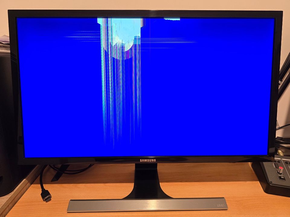 SAMSUNG UHD (Ultra High Definition 4K) Monitor 28 Zoll in Berlin