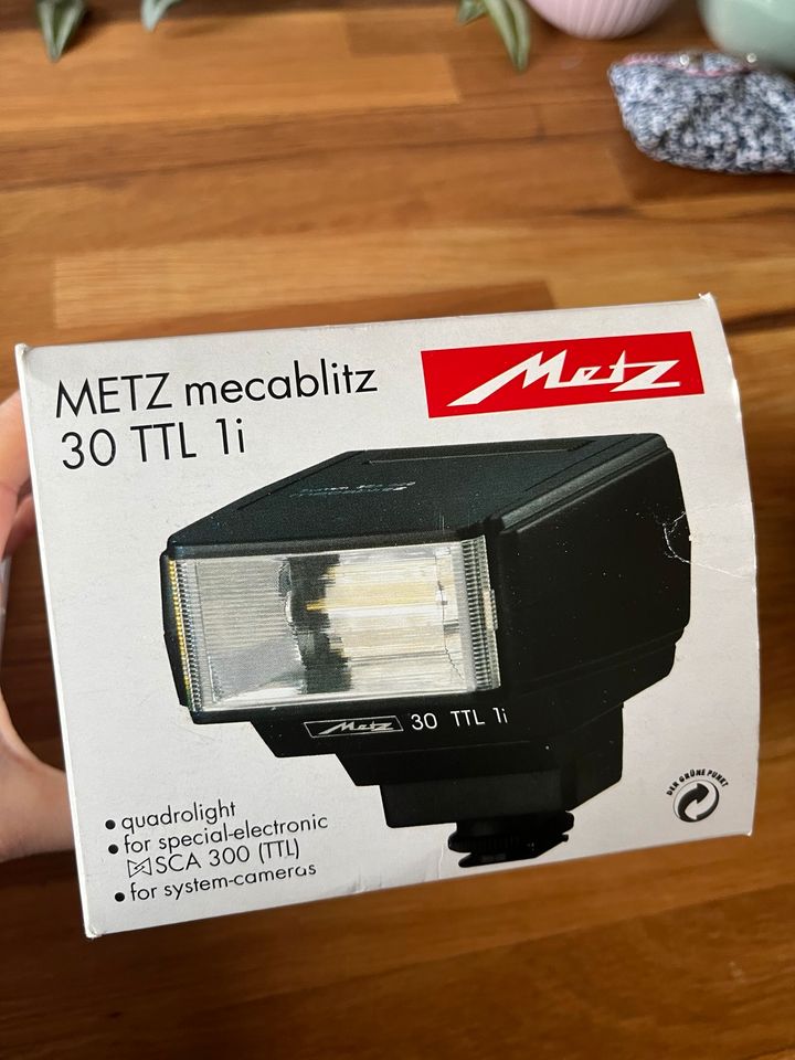 METZ Mecablitz 30 TTL 1i Blitzlicht Kamera in Dresden