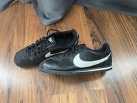 Nike Cortez Gr. 38,5 Sneaker Leder schwarz 38 Top Turnschuhe Thüringen - Weimar Vorschau