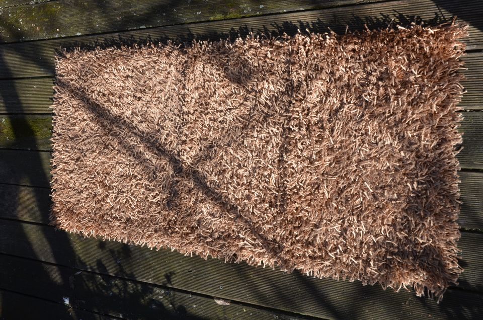 Teppich, Hochfloor, braun, neuwertig, 135 auf 65cm, seidig glänze in Reutlingen