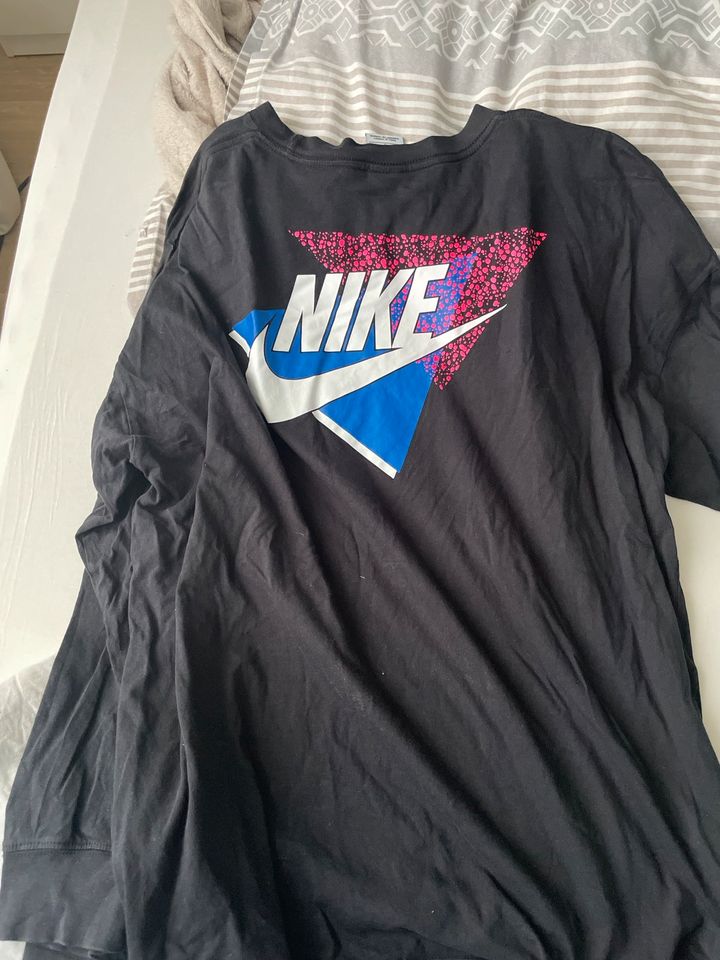 Nike langarm Shirt in Leipzig