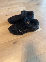 Nike Schuhe Black/Metallic Gold/Black 45 Hessen - Hattersheim am Main Vorschau