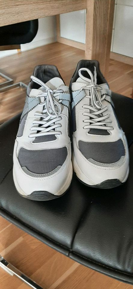 Leder Sneakers grau weiß Gr.39  von Brax  neuwertig in Bielefeld